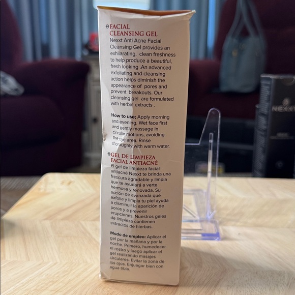 NEXXT Anti Acne Facial Cleansing Gel - Picture 3 of 3